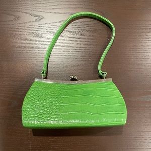 Bijoux Terner 2000's Vintage Electric Green Faux Snakeskin Clutch Handbag
